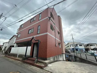 マンションエイト【3階】の外観