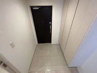 パークホームズ夙川松下町【3階】の玄関