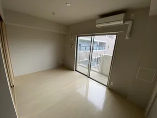 ヴィラージュM【2階】の居間