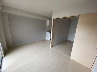 ヴィラージュM【2階】の居間