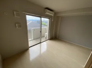 ヴィラージュM【2階】の居間