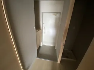 ヴィラージュM【2階】の玄関