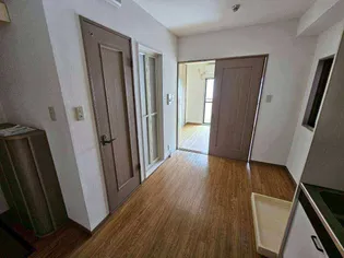 レジデンス灘【302号室】の居間