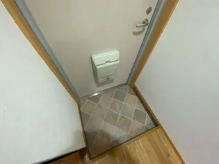 ロジェ楠丘【2階】の玄関