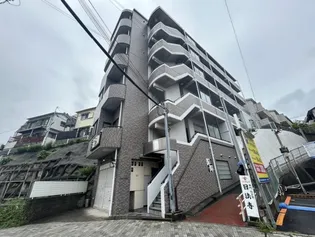 コーラル五色山【5階】の外観