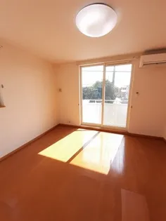 ジェンティーレC【2階】の居間