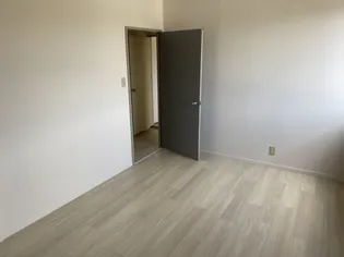 サンビレッジ西大寺 B棟【101号室】の居間