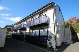 プチアリスA棟【1階】の外観