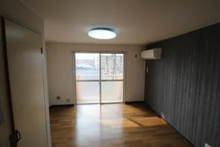 リトルハイム長岡60号館【4階】の居間