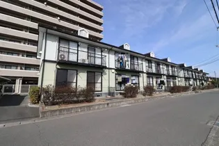 ヴィルヌーブ A棟【1階】の外観