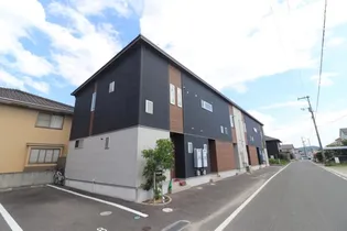 岡山県岡山市中区四御神【テラスハウス】の外観