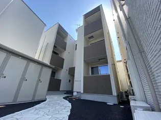 REGALEST 三波【1階】の外観