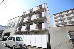 ウイング岡町【4階】の外観