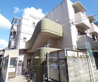 ベルファム西院【3階】の外観