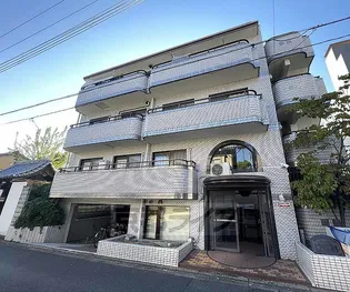 ロイヤルビーブル【1階】の外観