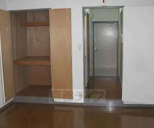 グレーシー西ノ京【105号室】の居間