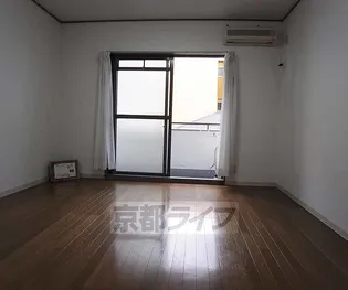 グレーシー西ノ京【105号室】の居間