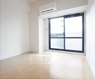 サンシティ四条西洞院【213号室】の居間