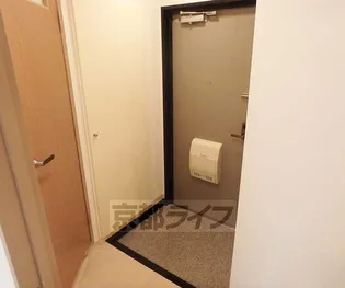 サンシティ四条西洞院【9階】の玄関