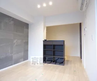 シャーメゾン紫竹【201号室】の居間