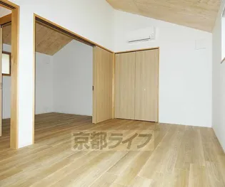 GOMON MOMOYAMA【S-102号室】の居間