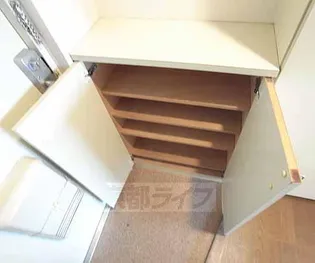 エントピア車折【202号室】の居間