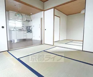 エントピア車折【202号室】の居間