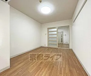 シャンポール御所南【505号室】の寝室