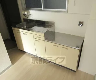 サンレモトーヨーハイツ【501号室】の居間