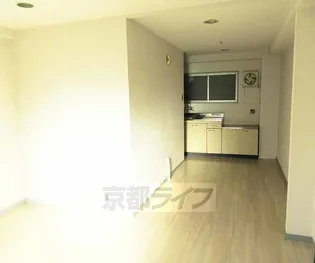 サンレモトーヨーハイツ【501号室】の居間