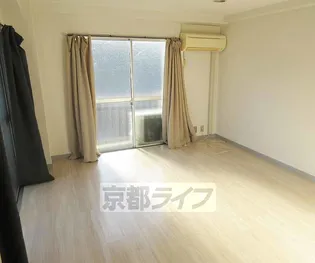 サンレモトーヨーハイツ【501号室】の居間