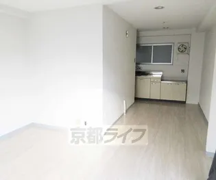 サンレモトーヨーハイツ【501号室】の居間