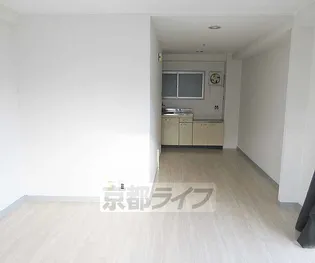 サンレモトーヨーハイツ【501号室】の居間