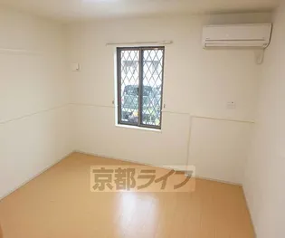 フラワータウン アイリス【106号室】の居間