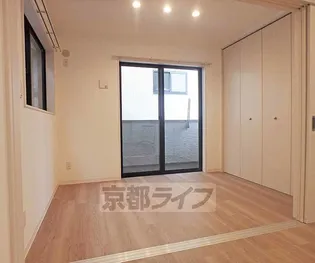 N−RIYO御所南【201号室】の寝室