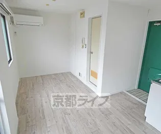 第28長栄四条SKハイツ【2階】の居間
