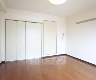 ウエストグランアベニュー六角【405号室】の居間