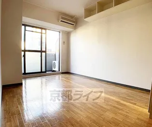 CASA VERDE寺町二条【703号室】の居間