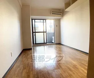 CASA VERDE寺町二条【703号室】の居間