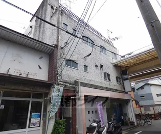 枡形ビルの画像