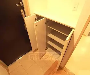 パインフィールド洛西【2階】の玄関