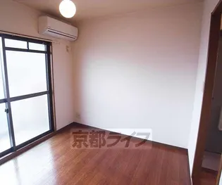 シャトレー藤井【201号室】の居間