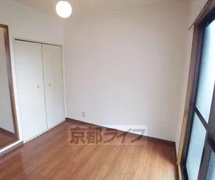 シャトレー藤井【201号室】の居間