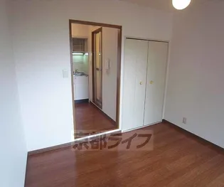 シャトレー藤井【201号室】の居間