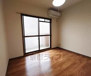 シャトレー藤井【302号室】の居間