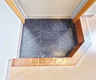 シャトレー藤井【302号室】の玄関