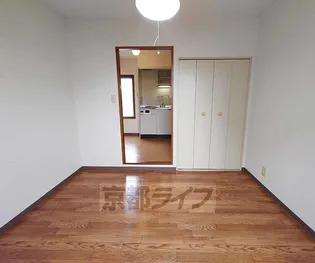 シャトレー藤井【302号室】の居間