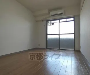 ス・プレール北野【501号室】の居間