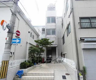 ウエノマンション【2階】の外観