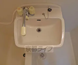 ピラーズ御所西【102号室】の内装